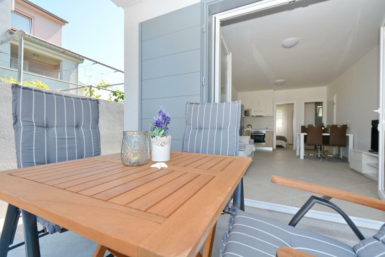 Apartments Piazza Nin Luaran gambar