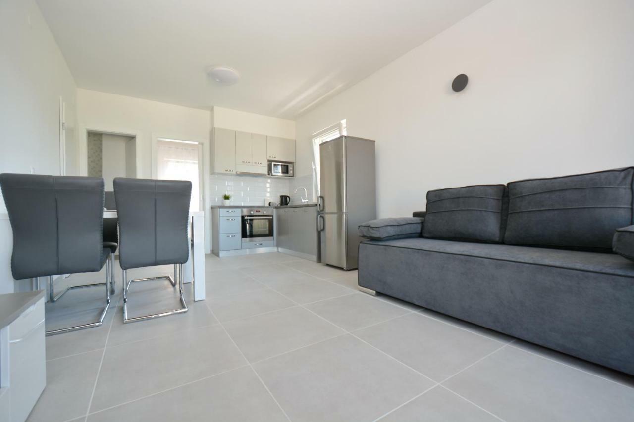 Apartments Piazza Nin Luaran gambar