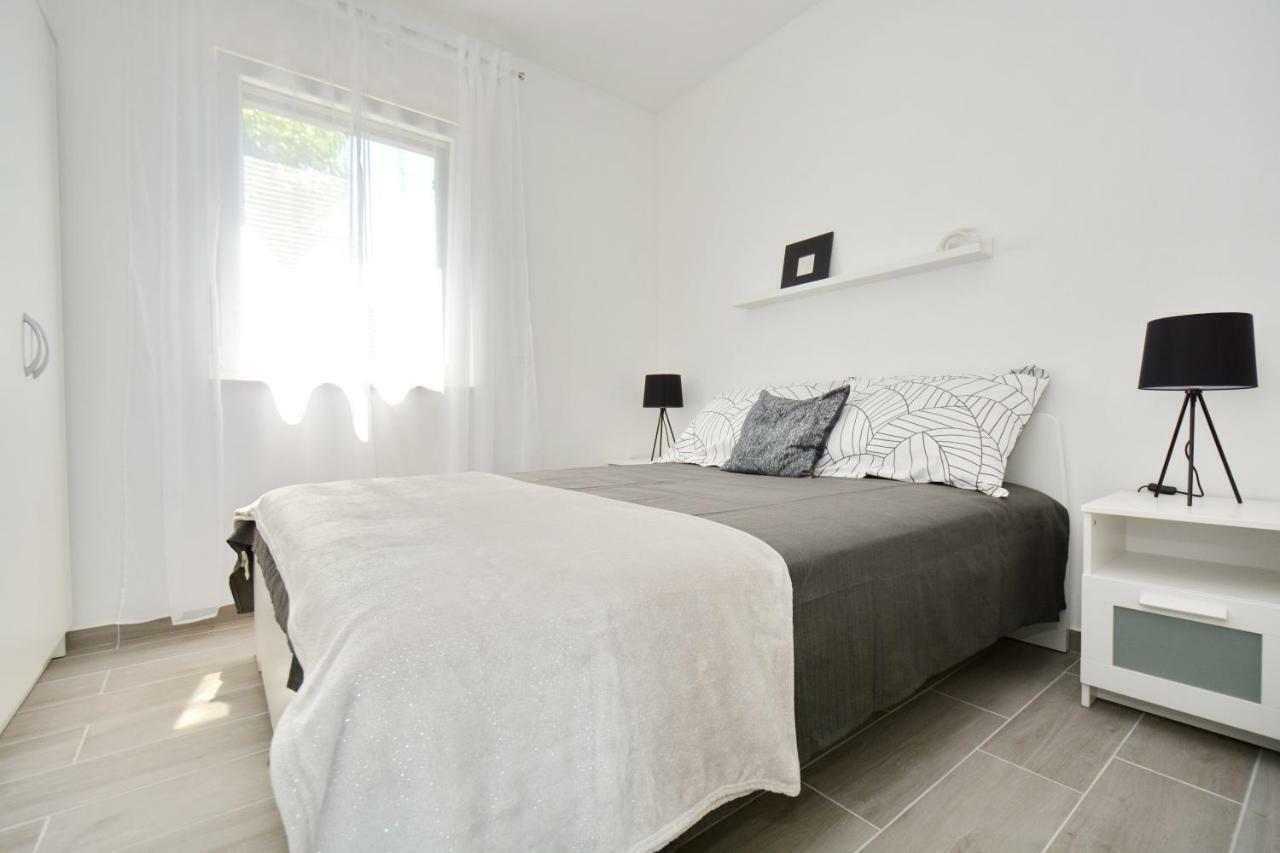Apartments Piazza Nin Luaran gambar